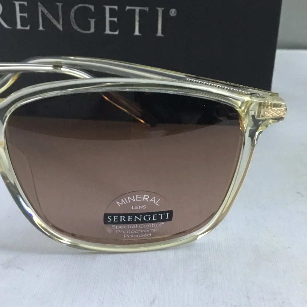 Serengeti Lenwood Polarized Photochromic.